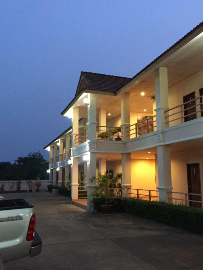Poon Suk Hotel Kabinburi Kültér fotó